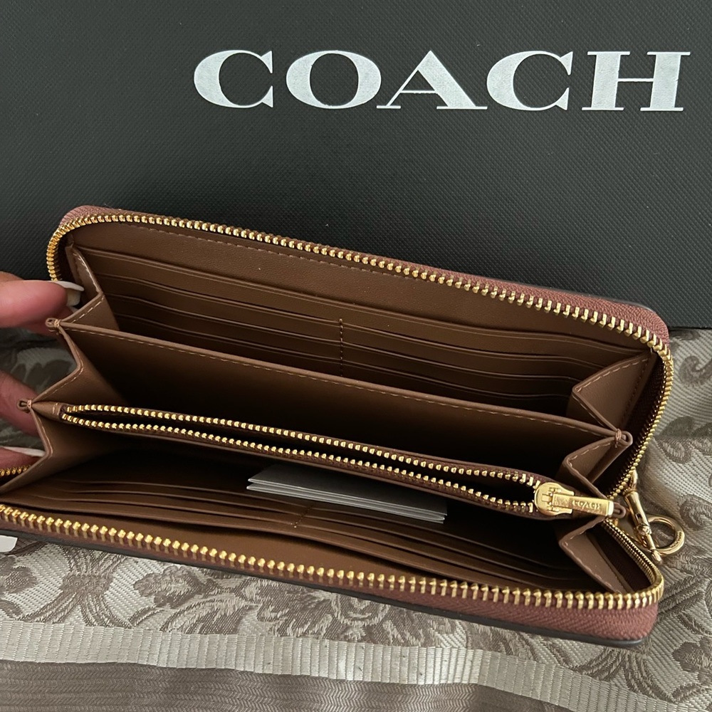 🤎🤎Coach ~ Wallet 🤎🤎